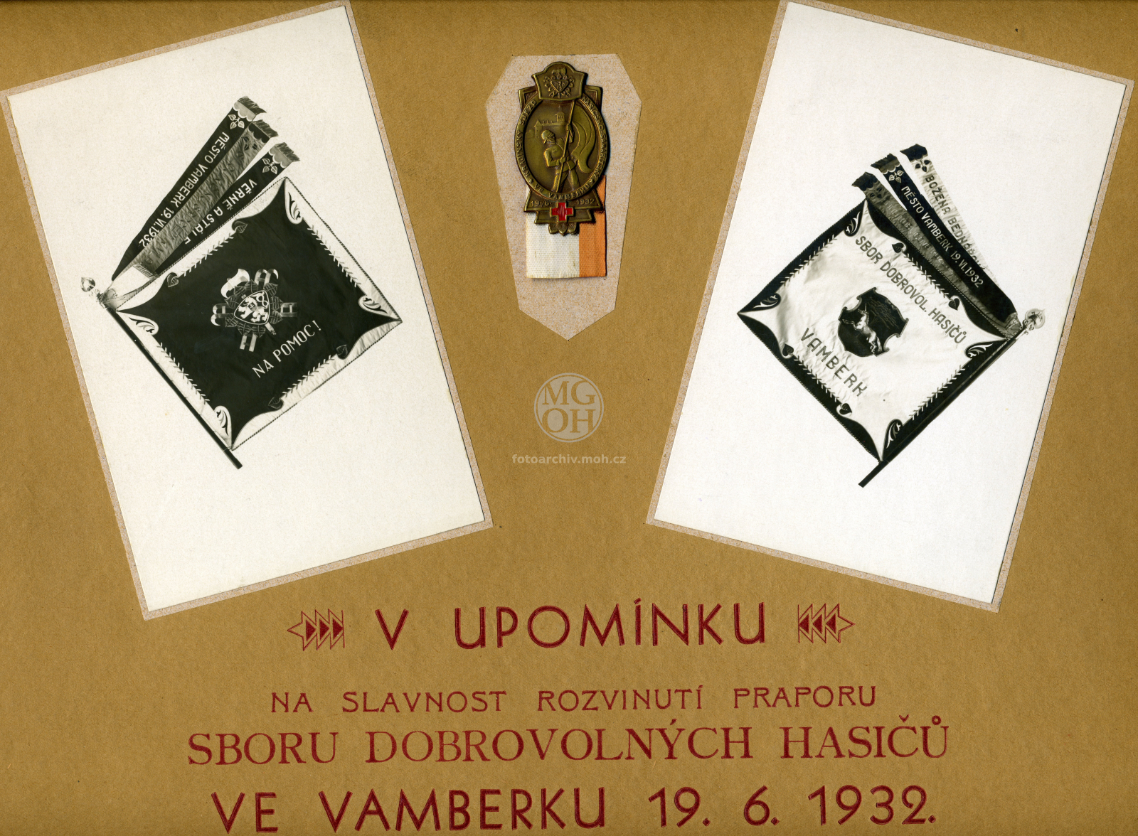 Fotografie - Rozvinutí praporu hasičů