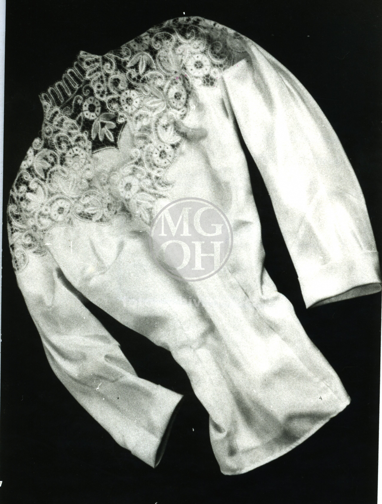 Fotografie - Sedlo k blůze ( A. Kuncová, VKV)