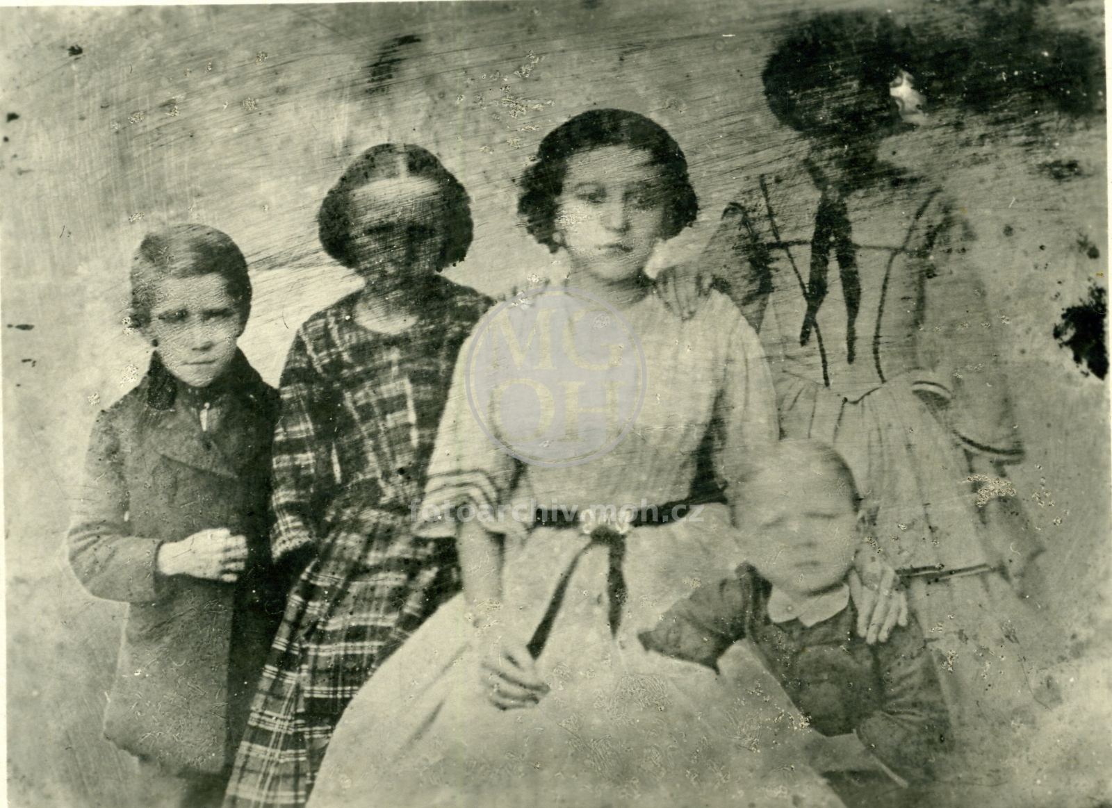 Fotografie - Osoba: Růžička, poštmistr s rodinou