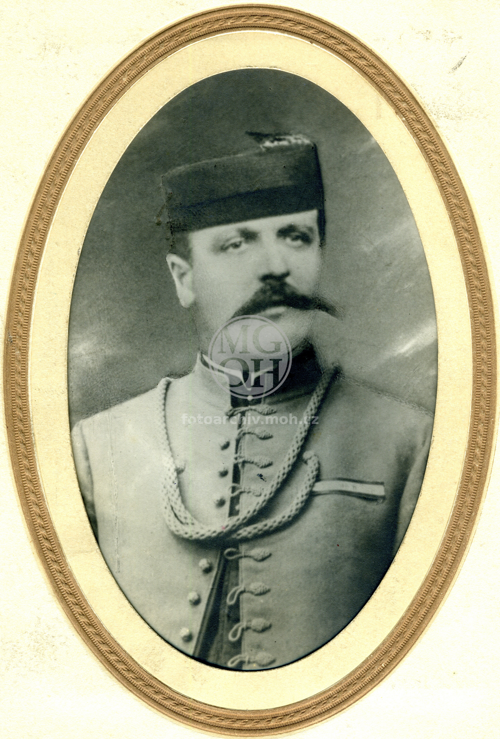 Fotografie - Osoba: Pitter O., sokol,maj.Pan.domu