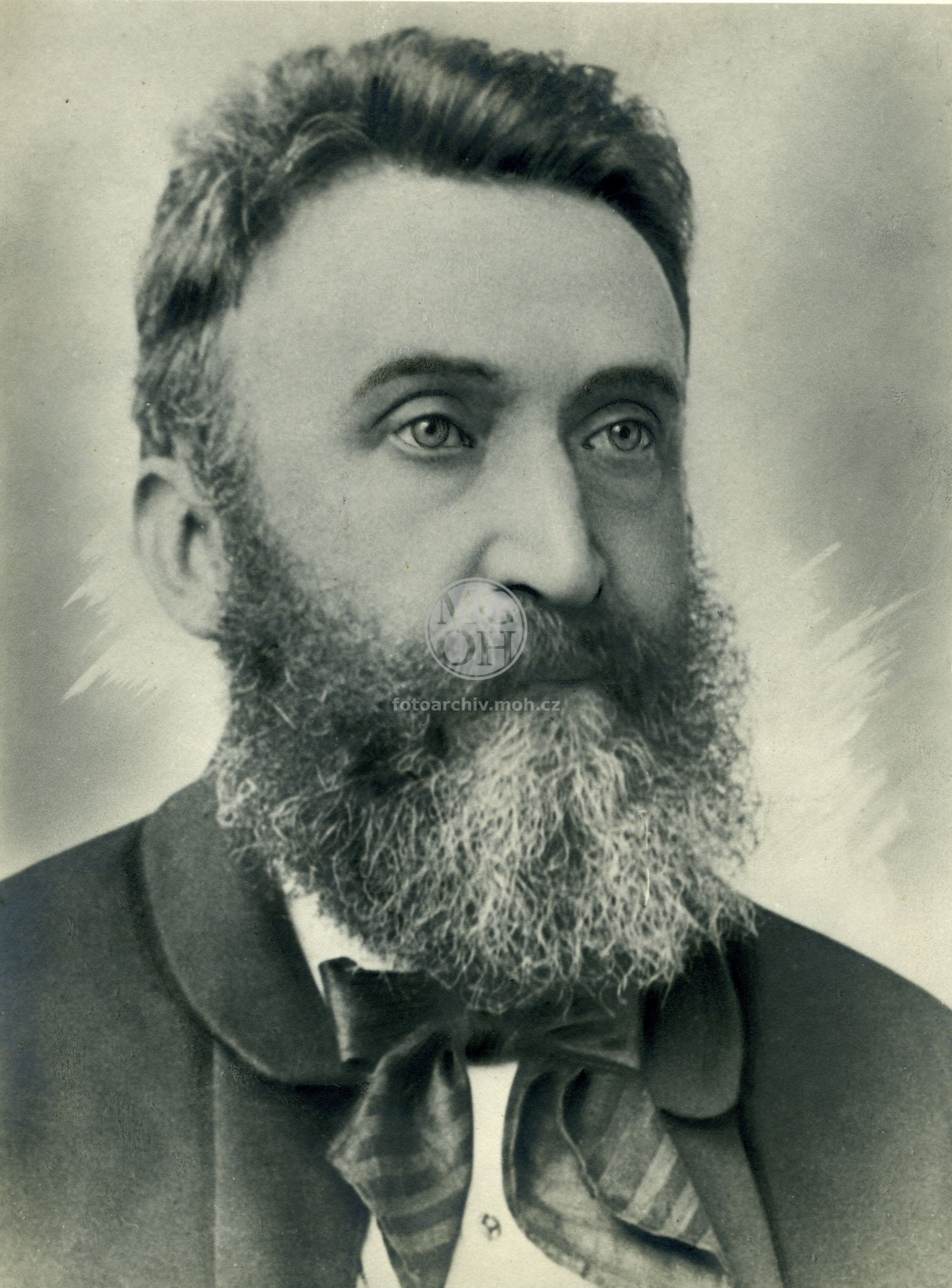 Fotografie - Syn dol. mlynáře, člen zastupitelstva Prahy
Osoba: Vilímek Jos., portrét