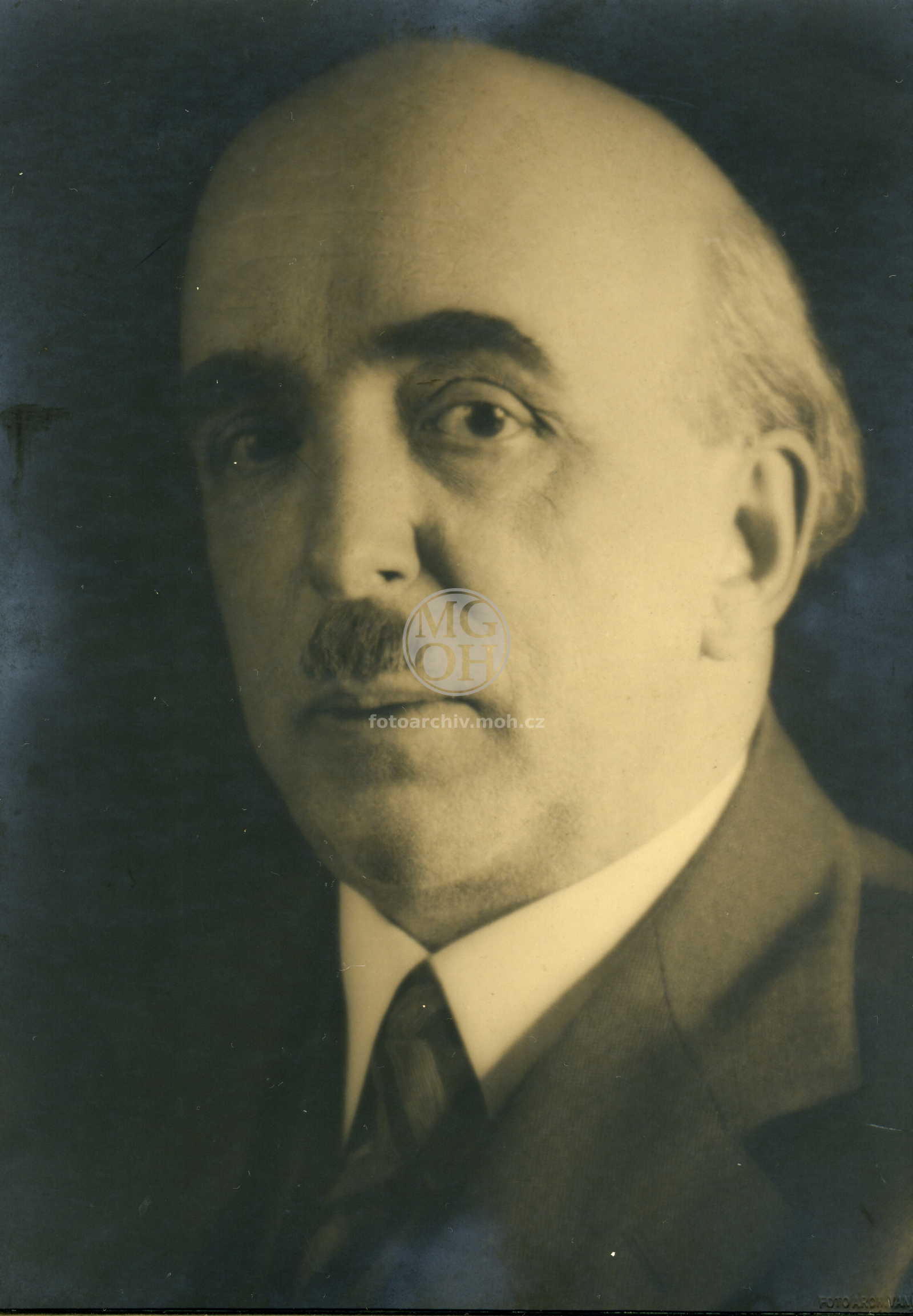 Fotografie - Osoba: Trojan, syn řed. školy měšť.