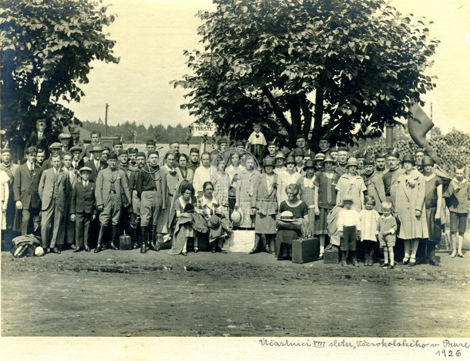 Fotografie - 8.všesokolský slet, skupina z Týniště