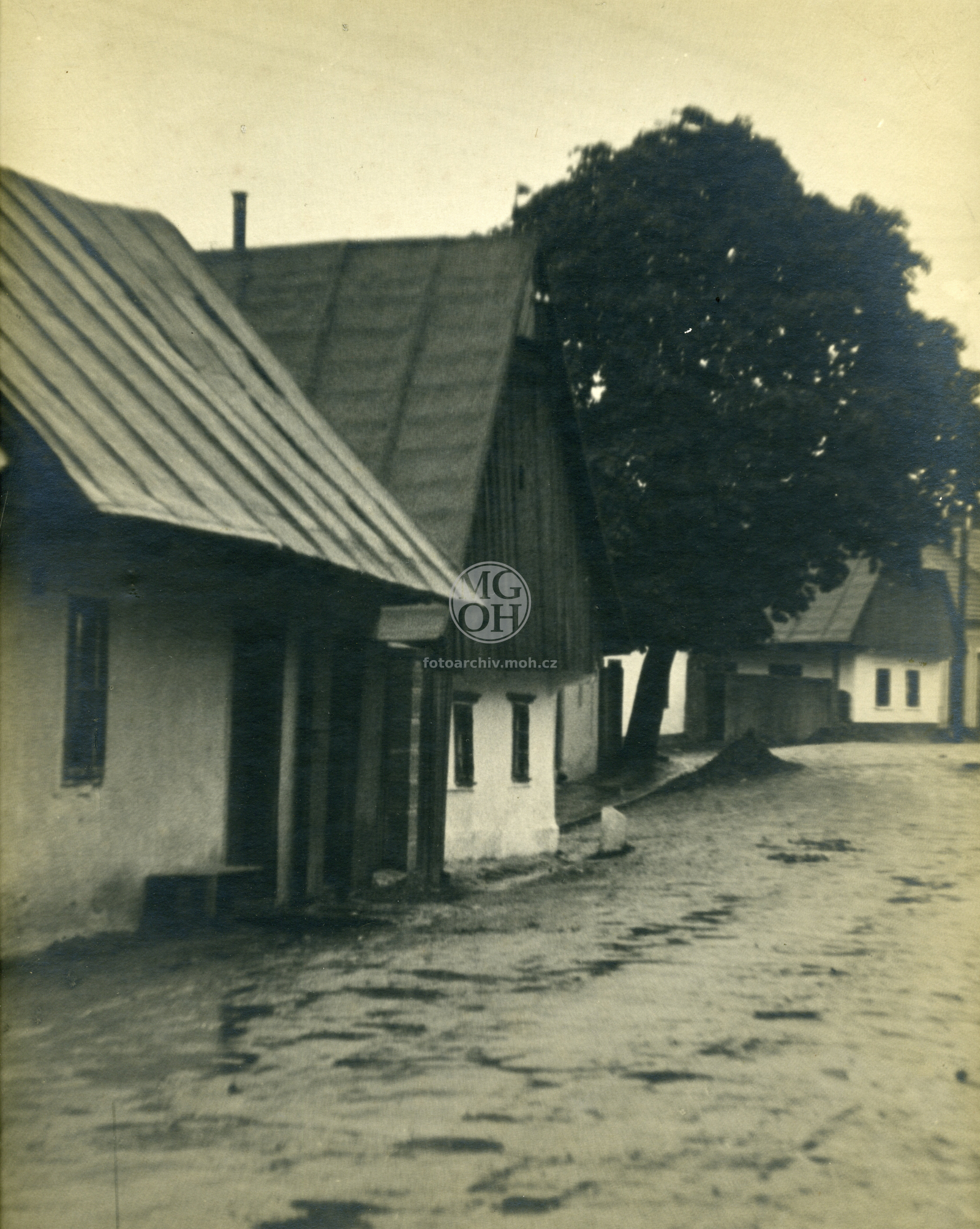 Fotografie - Častolovská ul., později R.armády