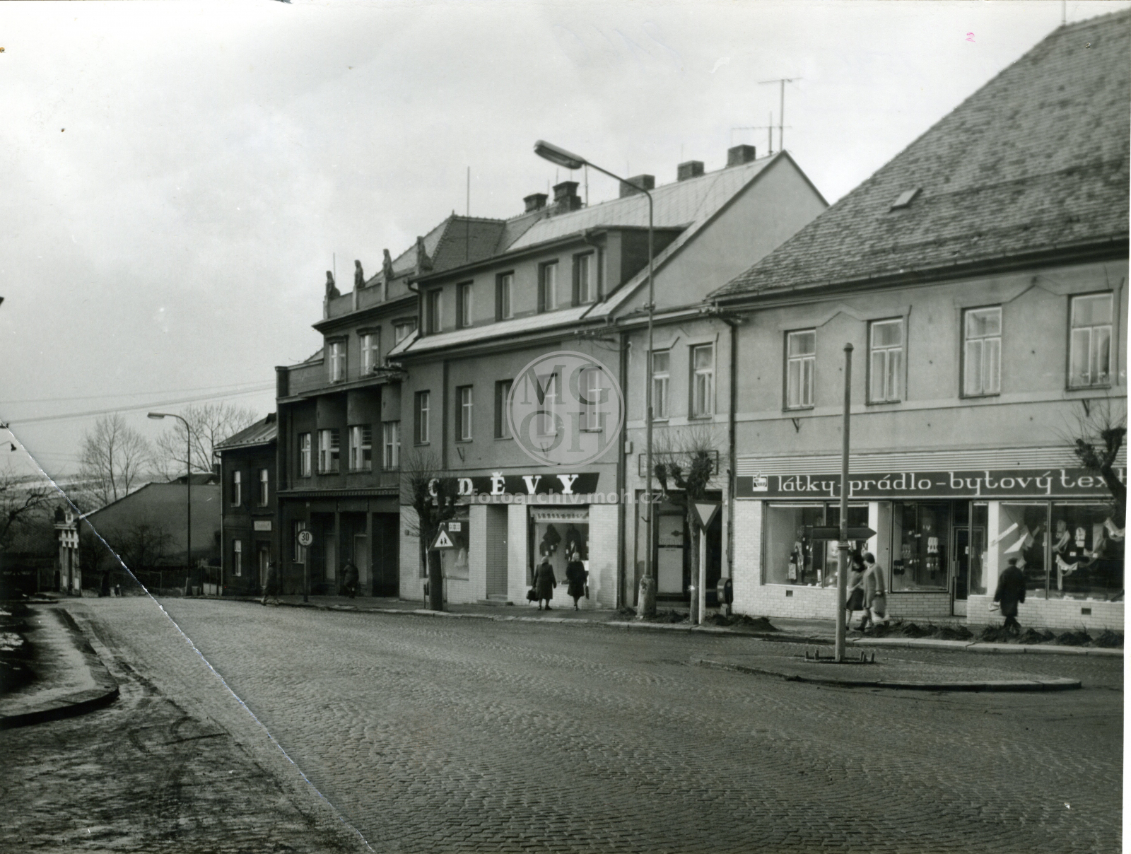 Fotografie - Sev. strana nám.