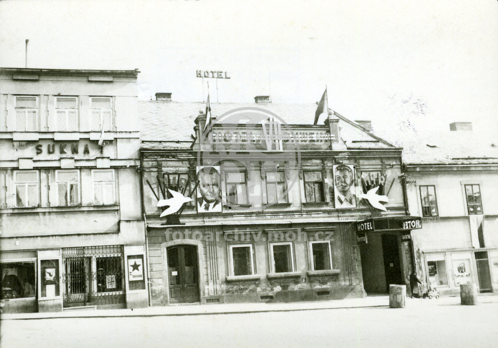 Fotografie - Významné budovy města v 50. letech 20. století